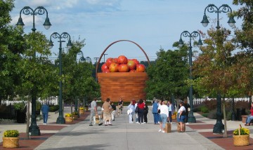 Longaberger Homestead's Big Apple Basket